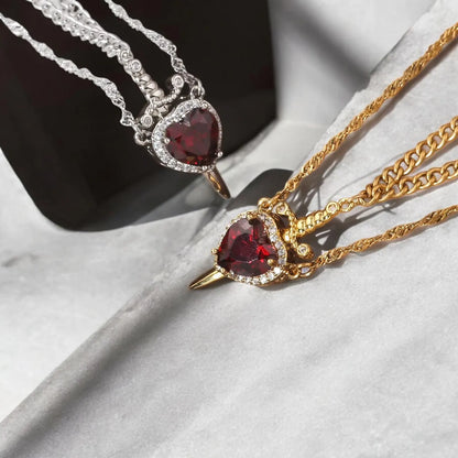 Oferta  35% de descuento pack COLLAR CORAZON Y ESPADA